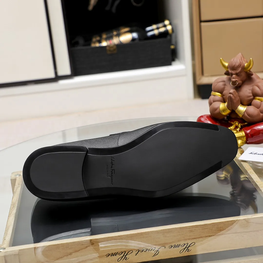 Men's shoes 💰600 🕷🕷🐂【Ferragamo】 Popular fashion casual shoes🇨🇳Official website counter 1:1 production, original mold opening💯Good quality can be seen, imported high-end first-layer pebbled calfskin, water-dyed🐂leather lining🌿very clear texture, high-quality waterproof, non-slip and wear-resistant outsole🎋high quality and low price, truly handmade🍓, 5 colors available! Code number 38-44 (45. To be customized)